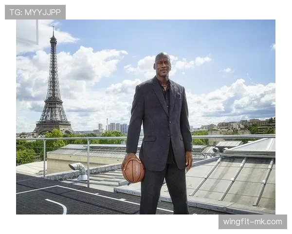 明星球员本赛季表现大解析：数据揭示赛场内外全方位成长