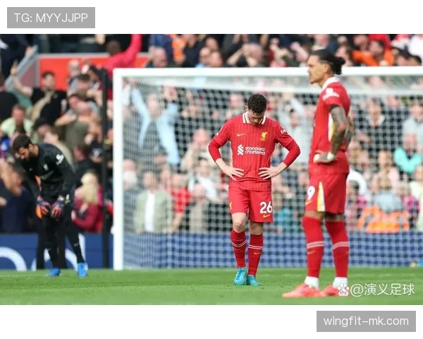 迈克尔·基恩新赛季表现出色，助力球队奋力冲击英超冠军