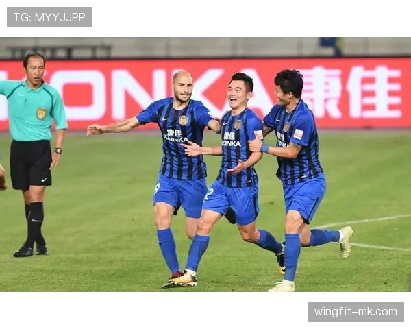 费耶中场精妙组织助球队夺冠,战术大师领导力闪耀赛场 费耶中场精妙组织助球队夺冠,战术大师领导力闪耀赛场