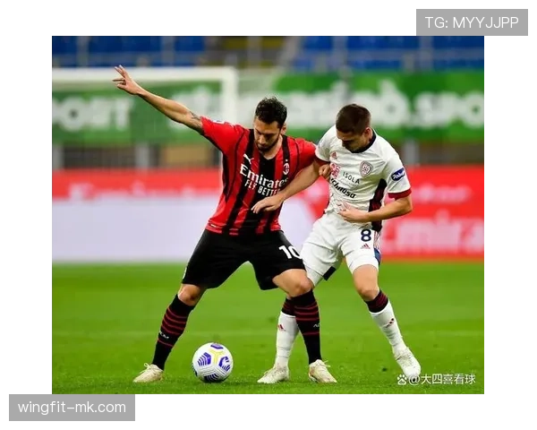 标准列日赛季首战强势出击,球队剑指胜利引关注 标准列日赛季首战强势出击,球队剑指胜利引关注